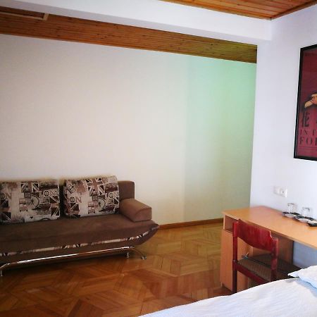 Hotel Salo Tbilisi Esterno foto