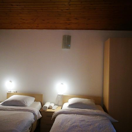 Hotel Salo Tbilisi Esterno foto