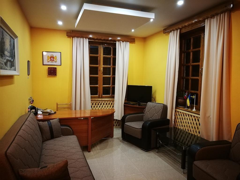 Hotel Salo Tbilisi Esterno foto