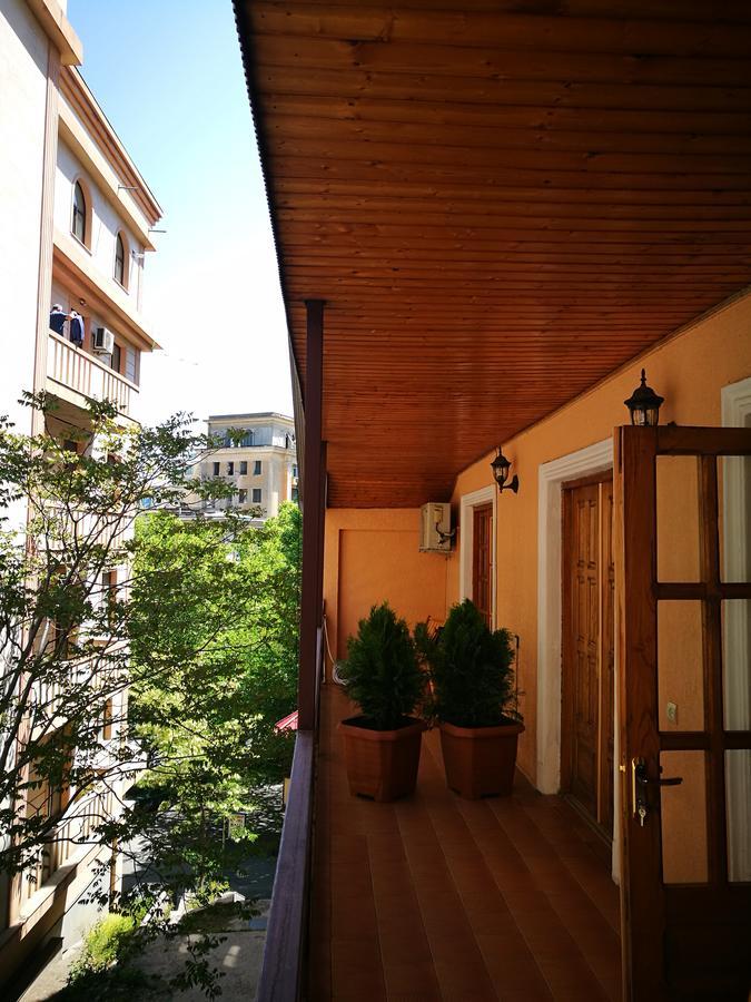 Hotel Salo Tbilisi Esterno foto