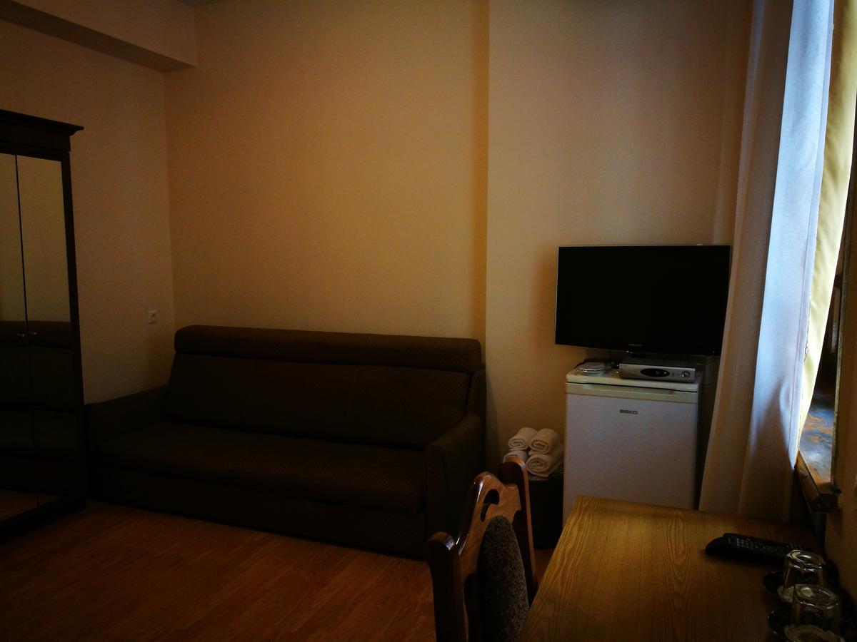 Hotel Salo Tbilisi Esterno foto
