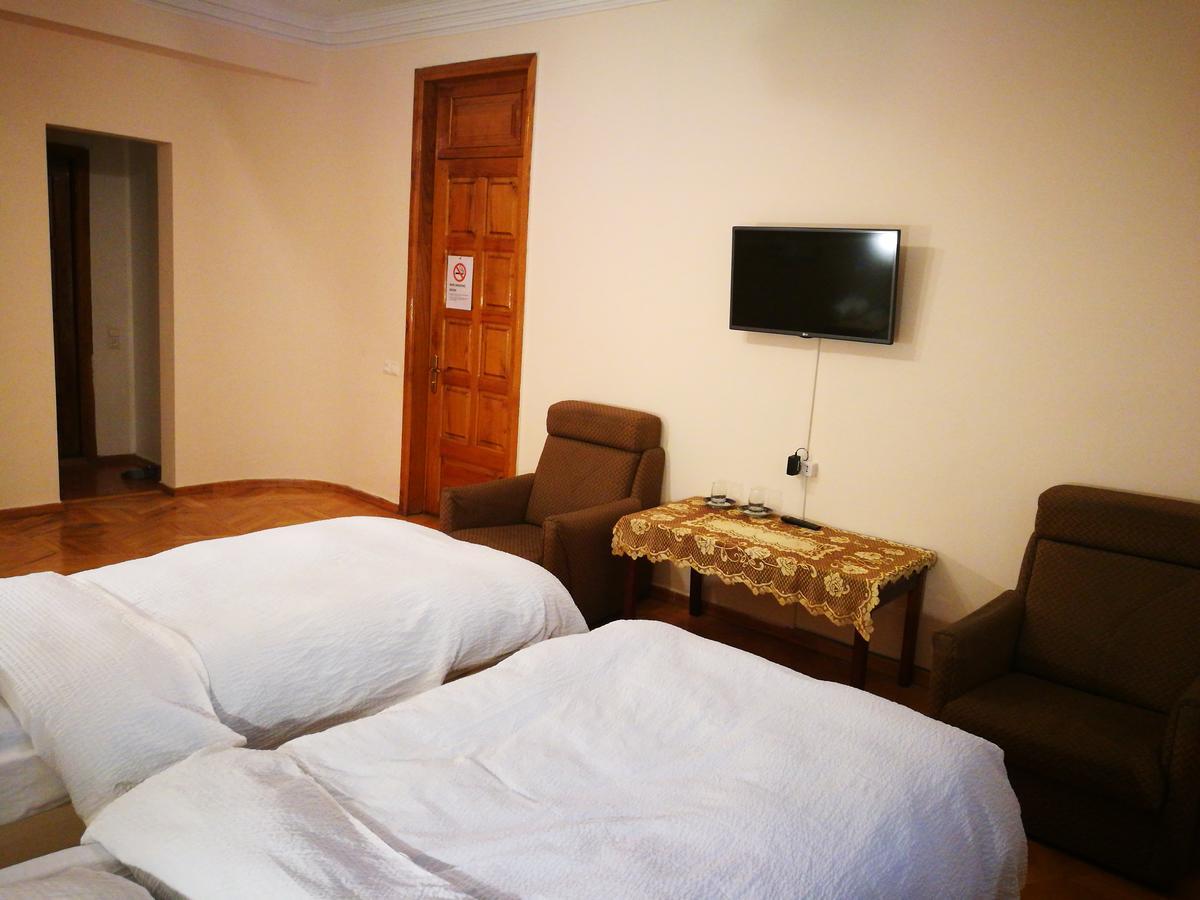 Hotel Salo Tbilisi Esterno foto