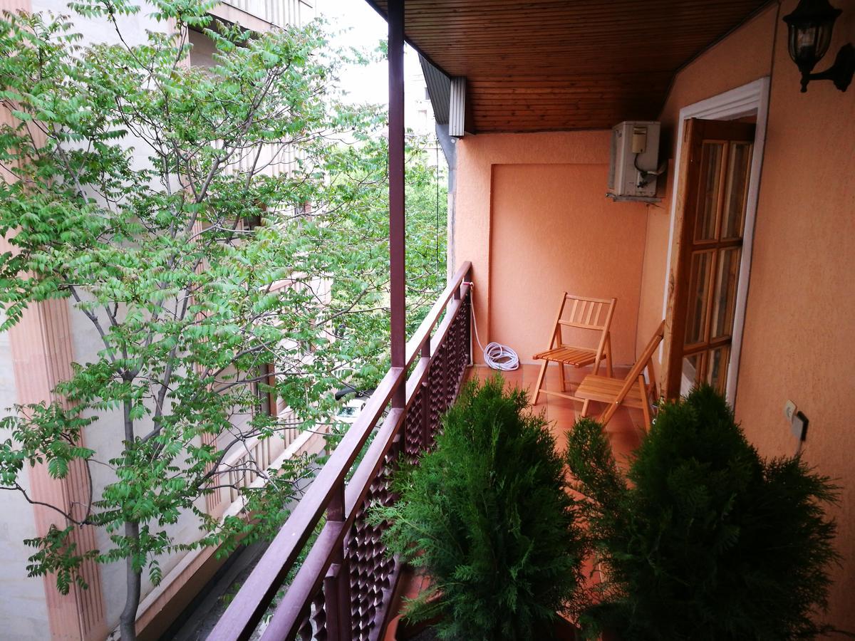 Hotel Salo Tbilisi Esterno foto