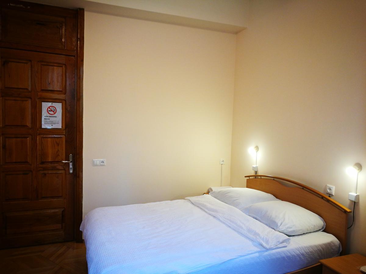 Hotel Salo Tbilisi Esterno foto