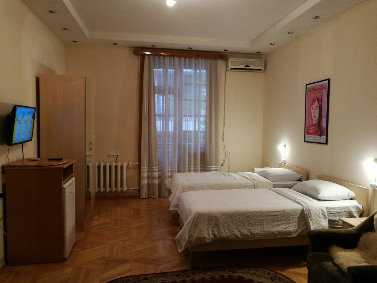 Hotel Salo Tbilisi Esterno foto